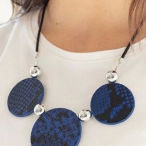 Viper pit blue black snakeskin leather necklace & silver earring set NWT